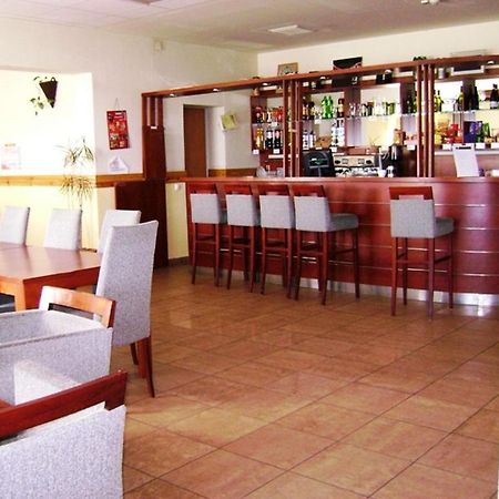 Karoly Robert Diakhotel Дьёндьёш Экстерьер фото