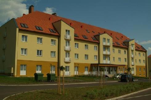 Karoly Robert Diakhotel Дьёндьёш Экстерьер фото