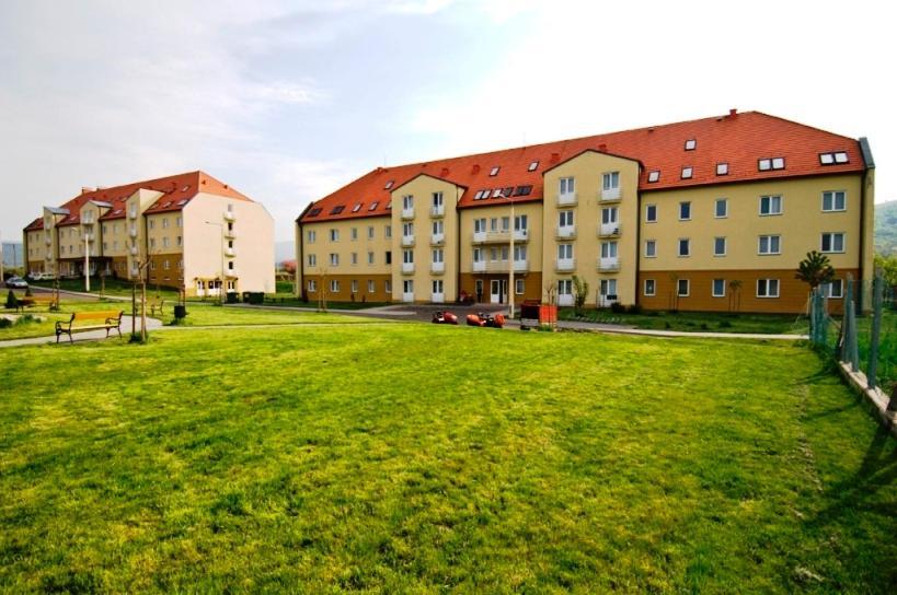 Karoly Robert Diakhotel Дьёндьёш Экстерьер фото
